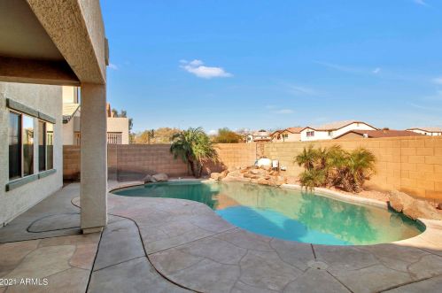 9118 Cypress St, Phoenix AZ 85003-1106 exterior