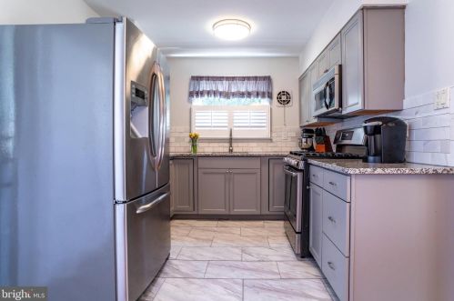 166 Frd Ave, West Deptford NJ 08096-5034 exterior