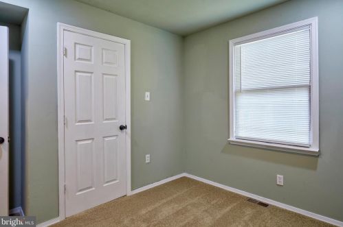 1875 Asbury Ave, West Deptford NJ  08096-4311 exterior