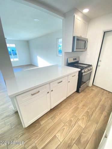 6019 33rd Ave, Phoenix AZ 85051-1201 exterior