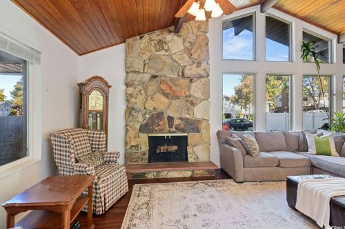 1494 Ridgemark Dr, Sandy UT 84092-3050 exterior