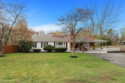 722 Temple St, Whitman, MA 02382-1069