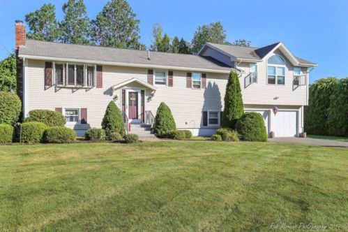2 Deana Rd, Methuen, MA 01844-1902