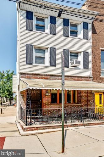 924 6th St, Philadelphia, PA 19147-4002