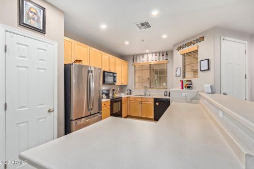 2852 Dunbar Dr, Phoenix AZ  85042-6074 exterior