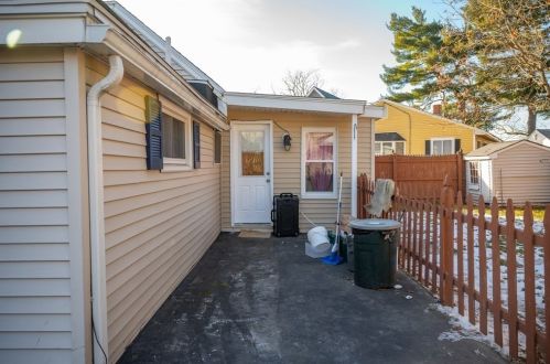 23 Burroughs Rd, North Reading MA 01864-1203 exterior