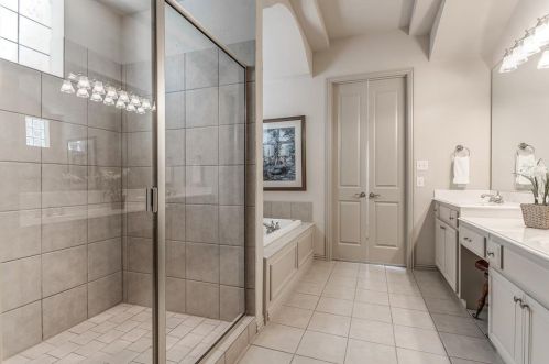 7020 Coverdale Dr, Plano TX 75024-7553 exterior