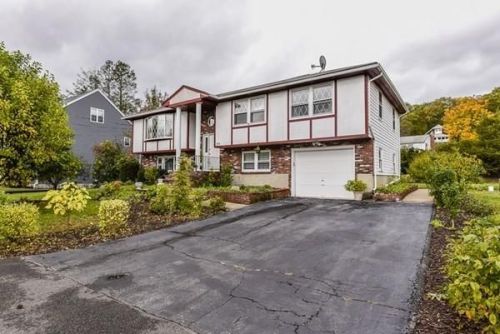 205 Bonham Rd, Dedham MA  02026-5403 exterior