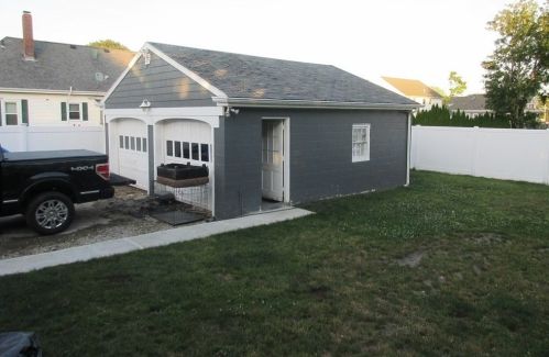 194 Nemasket St, New Bedford, MA 02740-2833