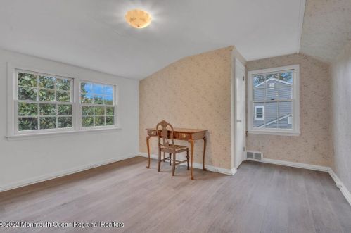 52 Laurel Dr, Little Silver NJ 07739-1416 exterior