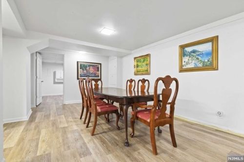 32 Deacon Pl, Cresskill NJ  07626-1139 exterior