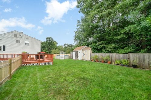 395 King James Blvd, Taunton MA  02780-7703 exterior