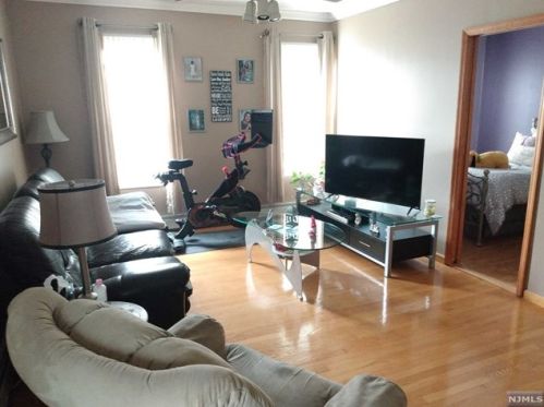 57 New Lawn Ave, Kearny NJ 07032-2207 exterior