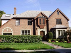 116 Mandalay Rd, Newton, MA 02459-1338