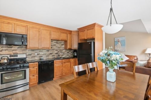 37 Dawson St, Belleville NJ 07109-1709 exterior