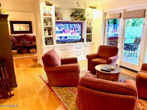 3421 Camelback Rd, Phoenix AZ 85033-1535 exterior