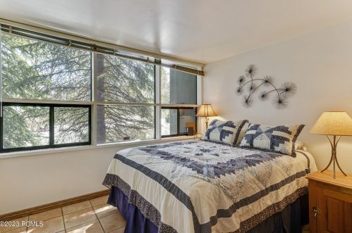 7602 Buckboard Dr, Park City UT 84098-5304 exterior