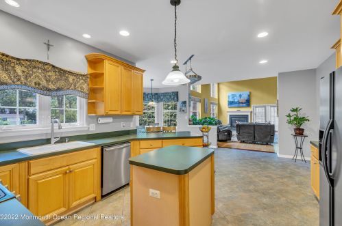 12 Swallow Tail Ct, Jackson Twp NJ 08527-2872 exterior