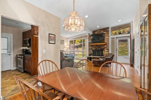 20 Robin Ln, Skyline Lakes NJ 07456-2932 exterior