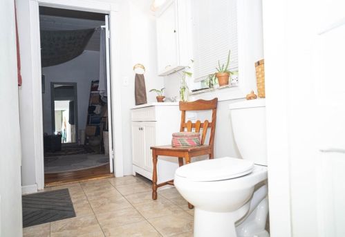 30 Uxbridge St, Worcester MA 01605-2512 exterior