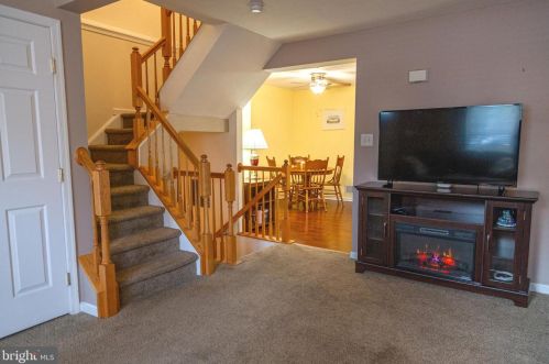 128 Mt Vernon Ct, West Deptford NJ 08096-6895 exterior