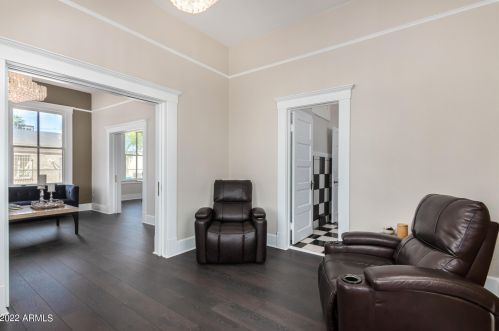 819 3rd Ave, Phoenix AZ 85023-6204 exterior