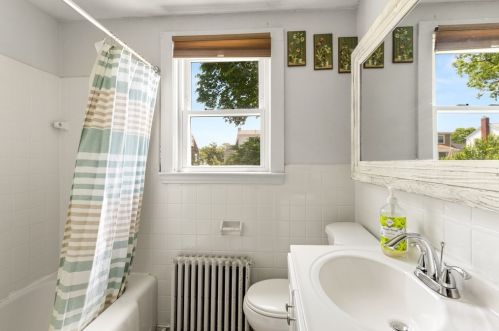 11 Grace Rd, Quincy MA 02169-3922 exterior