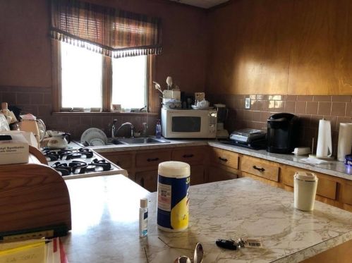 480 Belmont St, Fall River MA 02720-3801 exterior