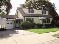 21 Rose Dr, Newton, MA 02465-1541