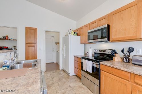 2810 Atlanta Ave, Phoenix AZ  85040-2710 exterior