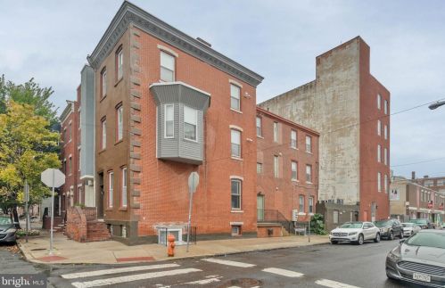 767 15th St, Philadelphia, PA 19146-2225