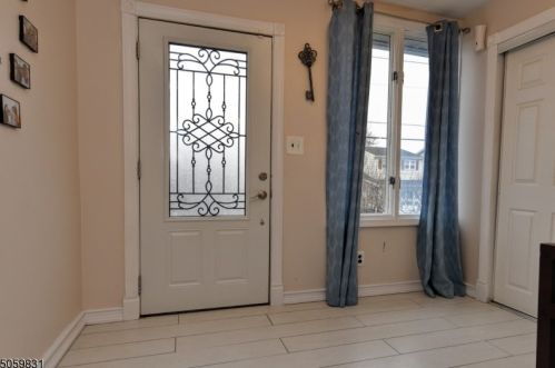 44 Perry St, Belleville, NJ 07109-2033