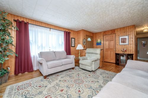 25 Drexel Dr, Jackson Twp NJ 08527-2327 exterior