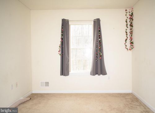 94 Drift Ave, Trenton NJ 08648-3505 exterior