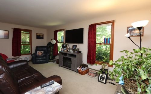 298 St, East Bridgewater MA 02333-1810 exterior