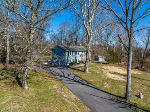 370 Shire Rd, Milford NJ  08848-1720 exterior