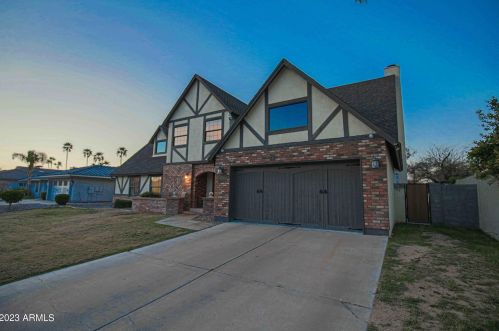 902 Claremont St, Phoenix AZ  85013-1360 exterior