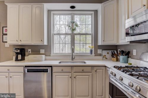 5476 Wooded Way, Columbia MD 21044-5722 exterior