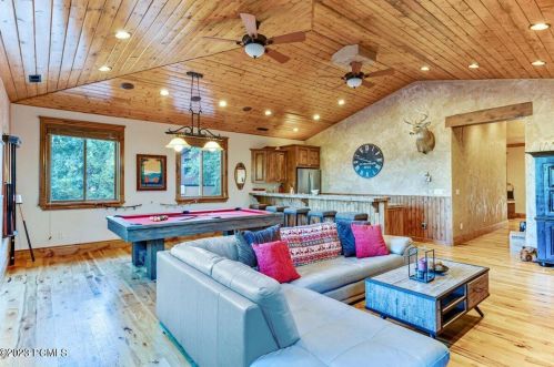 4712 Pace Dr, Park City UT 84098-6631 exterior