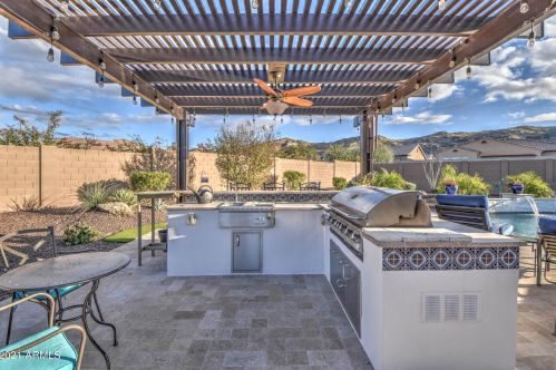 7911 30th Way, Phoenix AZ 85016-8927 exterior