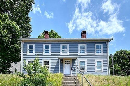 35 Cambridge St, Worcester MA  01603-2384 exterior