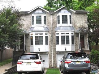 46 Columbus Dr, Tenafly NJ  07670-1620 exterior