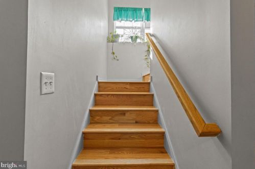 13 Equestrian Dr, Burlington NJ 08016-3065 exterior