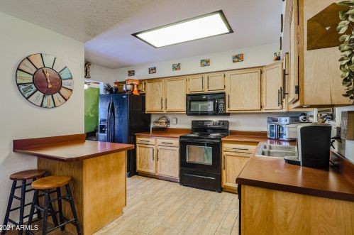 911 Campo Bello Dr, Phoenix AZ 85032-2051 exterior