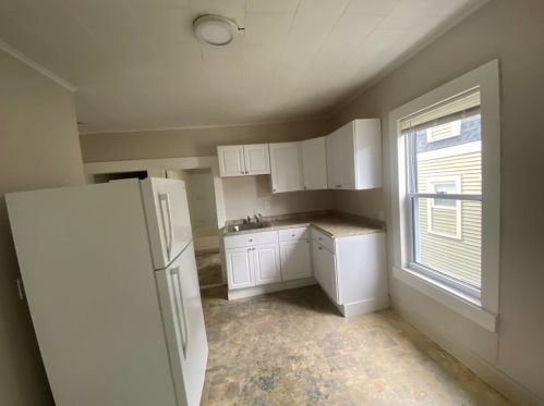 1 Goulding St, Worcester MA 01609-2610 exterior