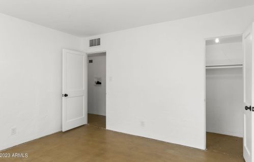 525 Edgemont Ave, Phoenix AZ 85035-1809 exterior