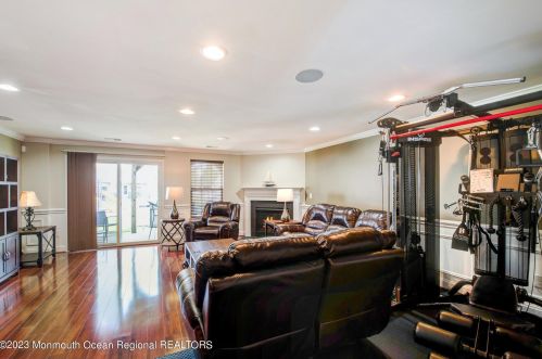 141 Kyle Dr, Tinton Falls NJ 07712-7536 exterior