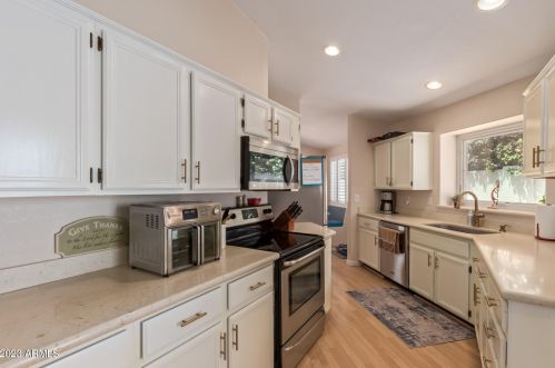 15826 5th Dr, Phoenix AZ  85023-7435 exterior