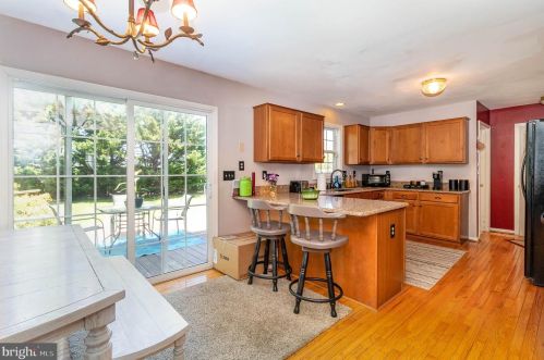 15 Sussex Dr, Carlisle PA 17013-4804 exterior