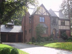 56 Park Ave, Newton, MA 02458-2628